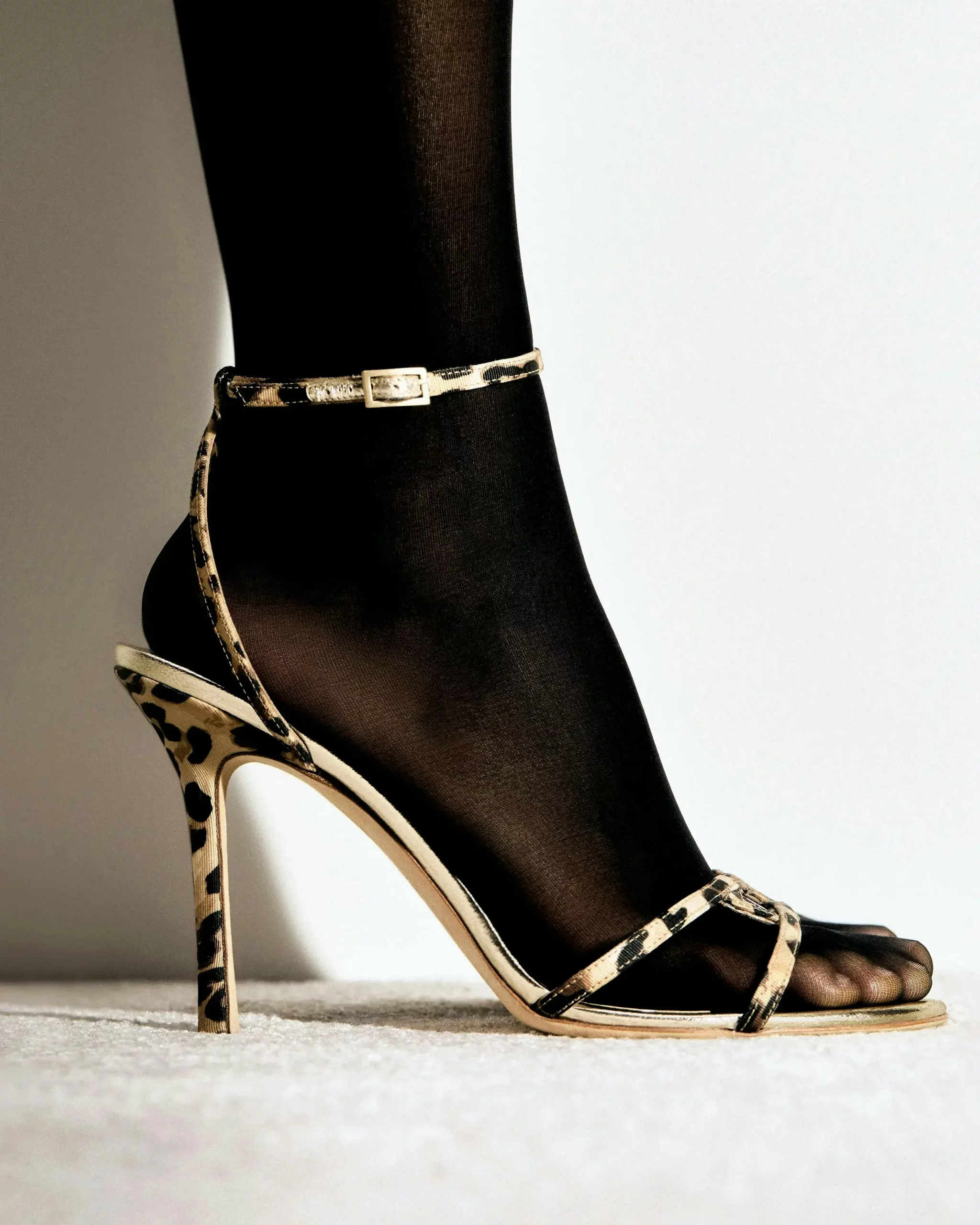 1747817711-1747808568-1747751036-jimmy-choo-archive-collection-1-2 (1)