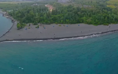 Black Beach on Minnesota’s North Shore Looks Like Something From Another Planet